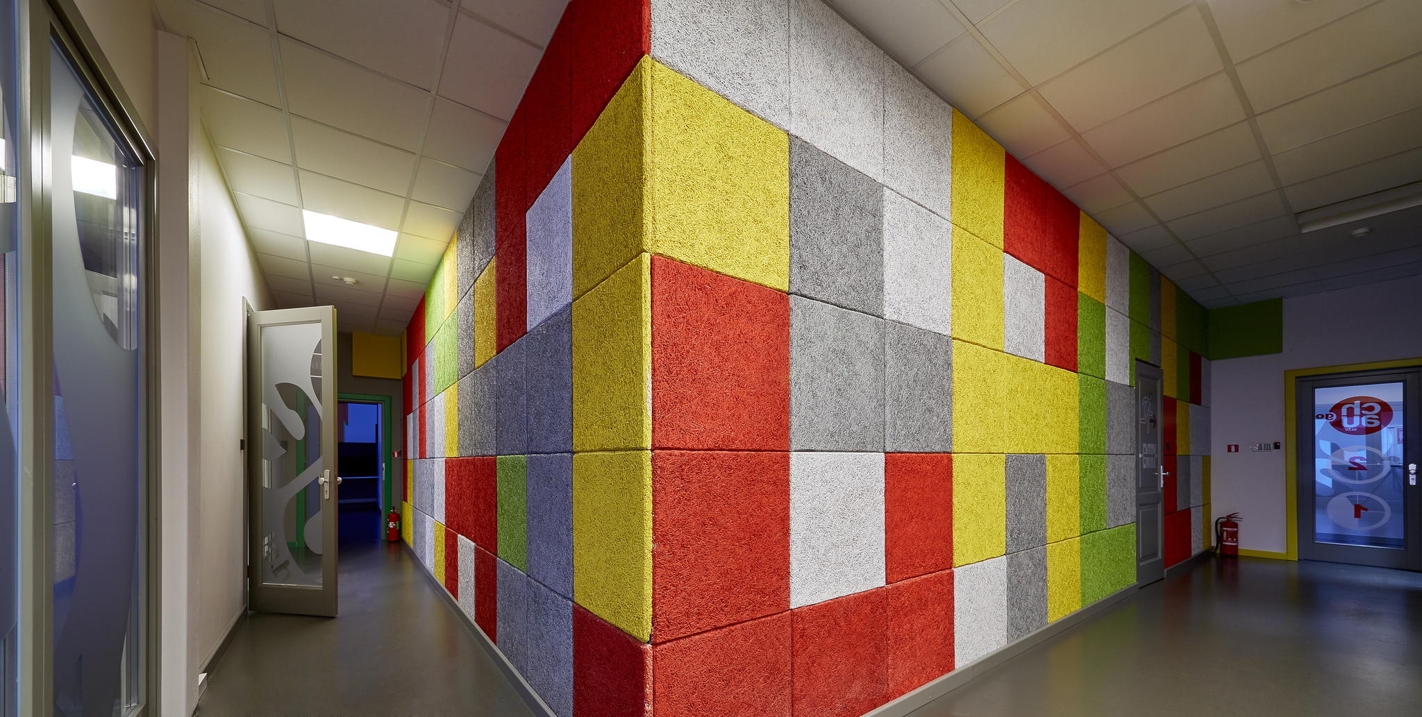 Panele akustyczne z wełny drzewnej – skuteczna akustyka i naturalny design 1 B1B1271 1 huge