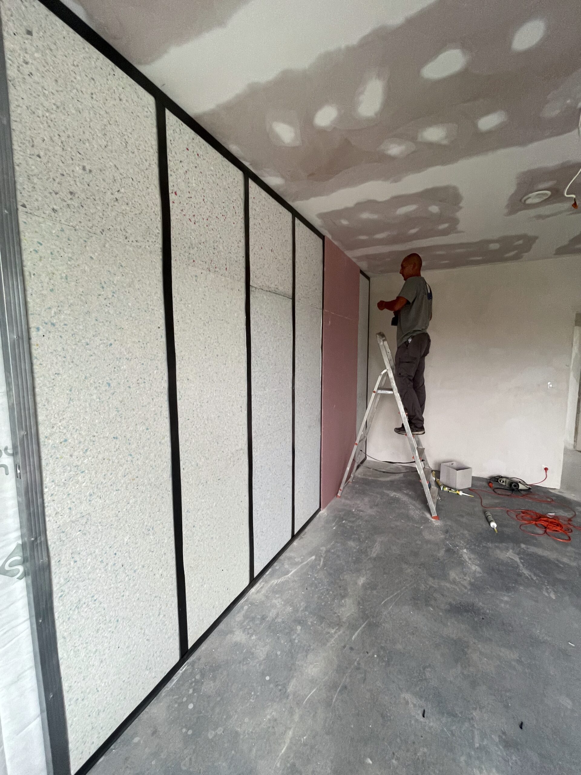 Czy da się wyciszyć ścianę w mieszkaniu?